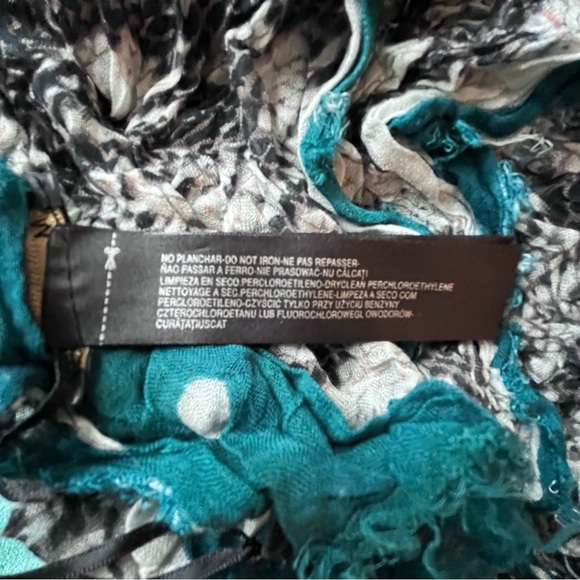 MASSIMO DUTTO SNAKE PRINT SPRING SCARF - Picture 11 of 11